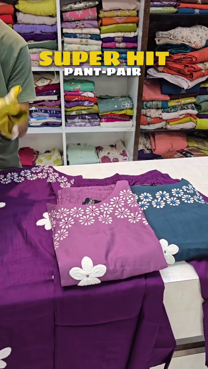 Super Hit Floral Appliqué Navy Blue Cotton Kurti and Pant Pair with Bold White 3D Flower Motifs - Image 3