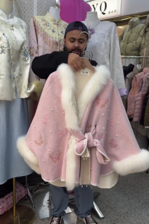 🦋Dreamy Pastel Pink Faux Wool Butterfly Cape with Pearls & Luxe Fluffy Trim – Elegant Girl’s Winter Outerwear