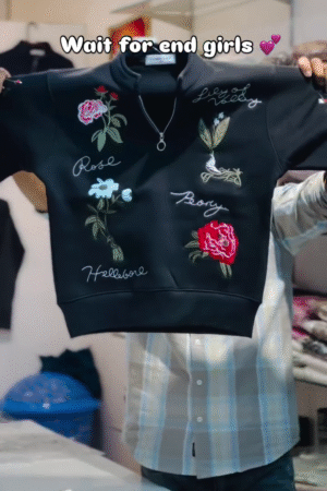 🌹Black French-Terry Pullover with Multi-Flower Embroidery and Handwritten Botanical Labels