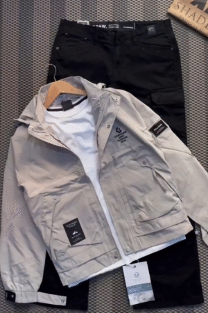 🤍🖤All-Weather Adventure Grey Hooded Utility Jacket with Secure Flap Pockets, Paired Black Tapered Pants & Crisp White T-Shirt – Everyday Smart Casual Combo