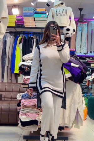 🖤 Ivory Contrast-Edge Modern Knit Kurta & Flared Pants Set – Monochrome Minimalist Luxe Lounge Two-Piece for Women