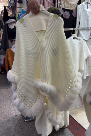✨ Luxe Winter Elegance Faux Fur Cape & Shawl Collection ✨