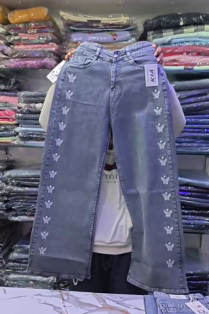 🦋 Light Wash Wide-Leg Women’s Denim Jeans – Stylish Butterfly Design ✨