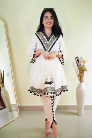 ✨ Elegant Linen Kurta Set – Sequins & Bead Embellishments for a Festive Glow 🌸