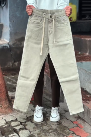 🤎 Beige Denim Jeans – Stylish, Versatile & Everyday Wardrobe Essential 👖✨