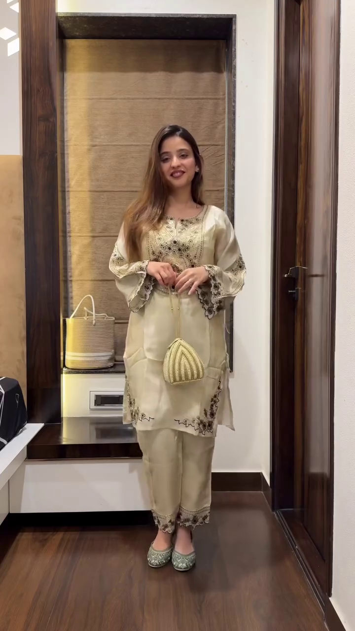 ✨ Boho Farsi Mirror Work Tissue Shimmer Suit – Sparkle in Elegance ✨ - Image 4