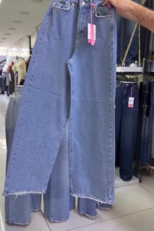 ✨ Effortless Chic – High-Waisted Light-Wash Denim Jeans ✨