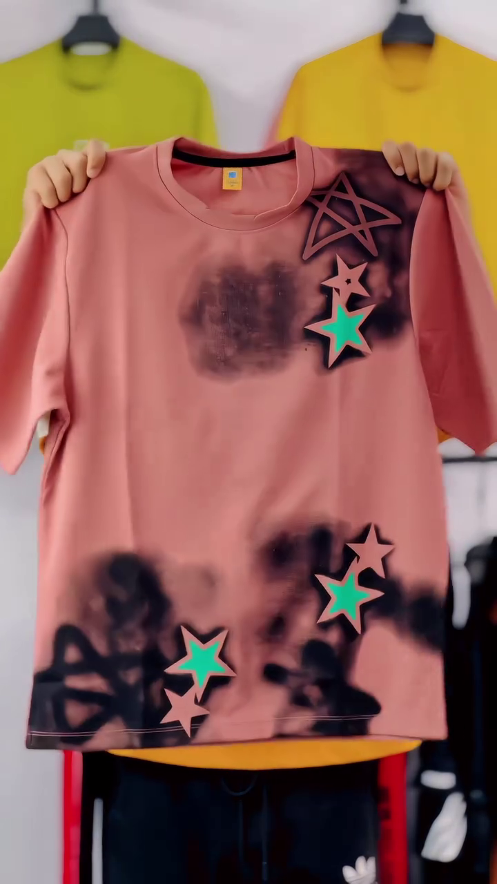 Urban Star Graphic Oversized T-Shirt – Trendy Casual Streetwear