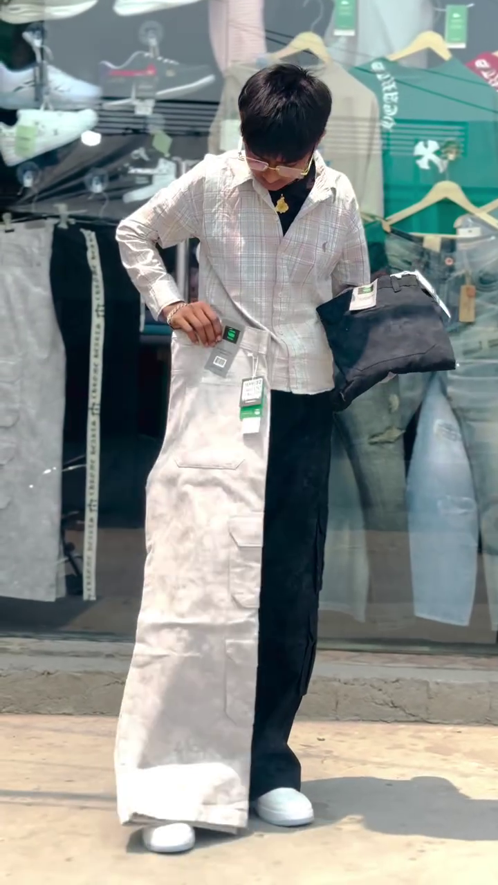 Utility Cargo Wide-Leg Pants – Stylish Modern Streetwear Bottoms - Image 3
