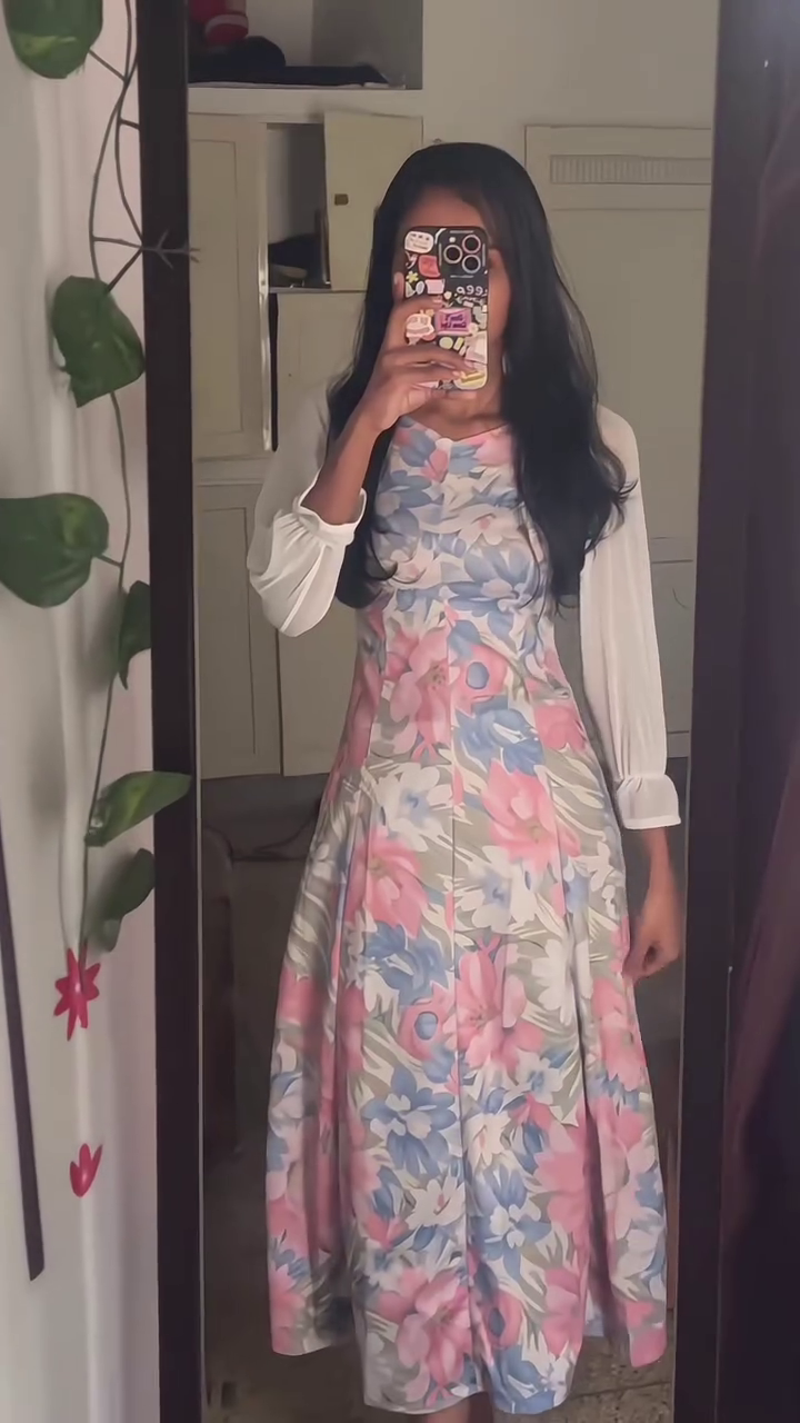 Soft Feminine Charm Meets Everyday Elegance in This Pastel Floral Midi Dress with a Graceful Layered Look - Image 2