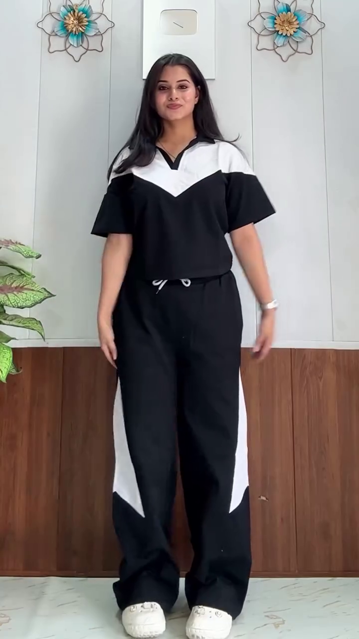 Stylish Women's Casual Co-Ord Set – Contrast Collar Top with Wide Leg Pants - Image 3