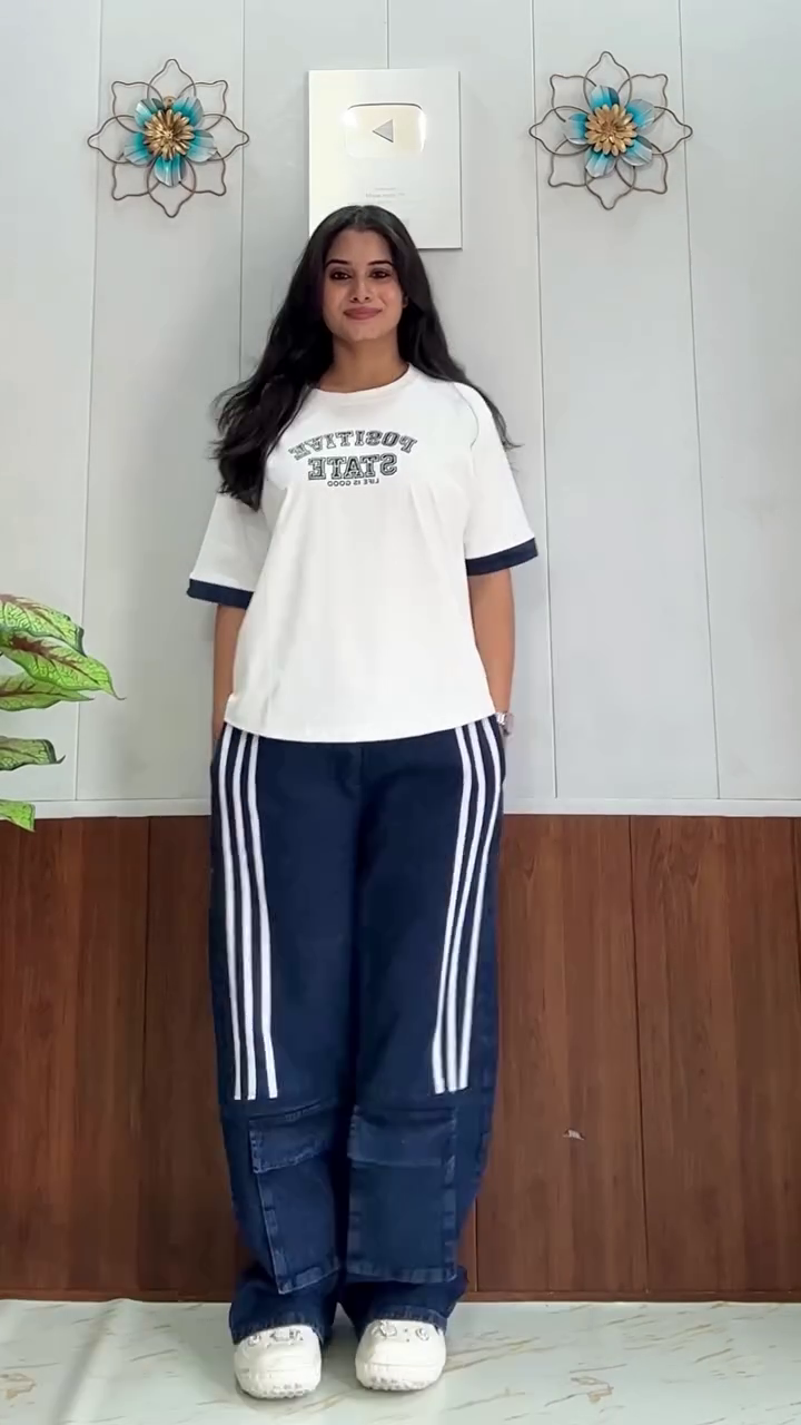 Stylish Women's Casual Co-Ord Set – Contrast Collar Top with Wide Leg Pants - Image 4