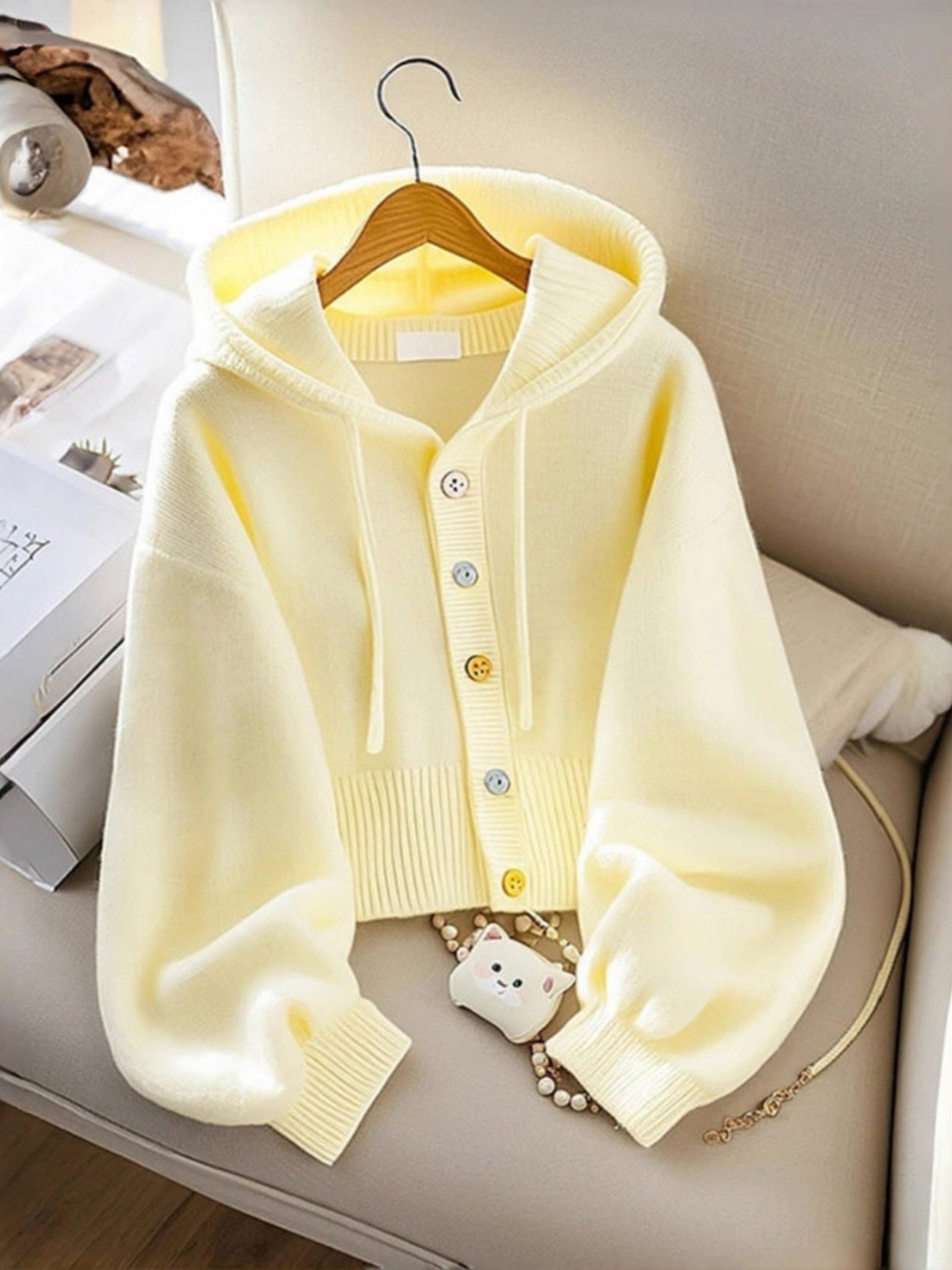 Elegant Cream and Soft Yellow Color-Block Hoodie for Cozy Everyday Style - Image 7